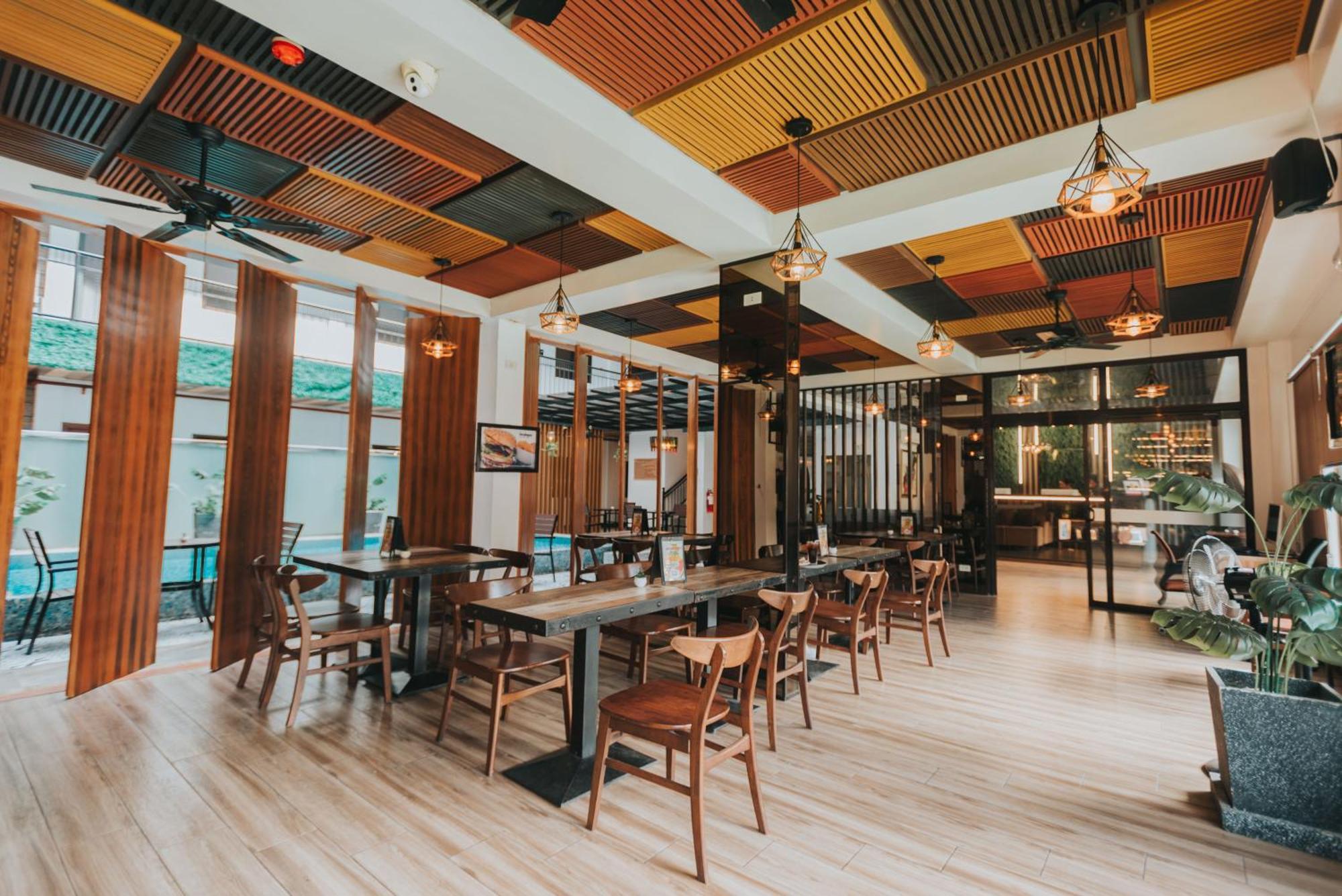 Surestay Plus Hotel By Best Western Ac Luxe Angeles City Exterior photo