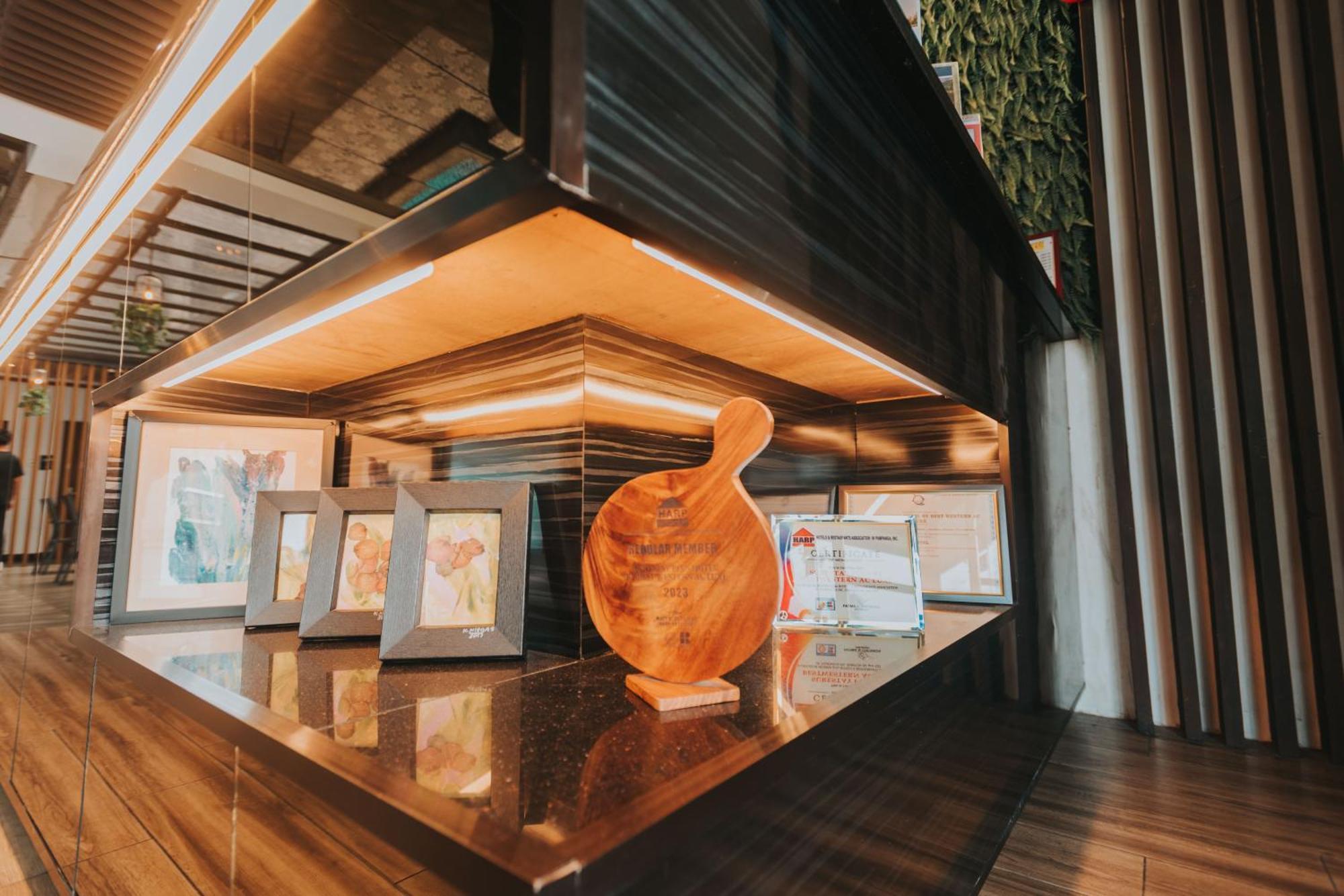 Surestay Plus Hotel By Best Western Ac Luxe Angeles City Exterior photo