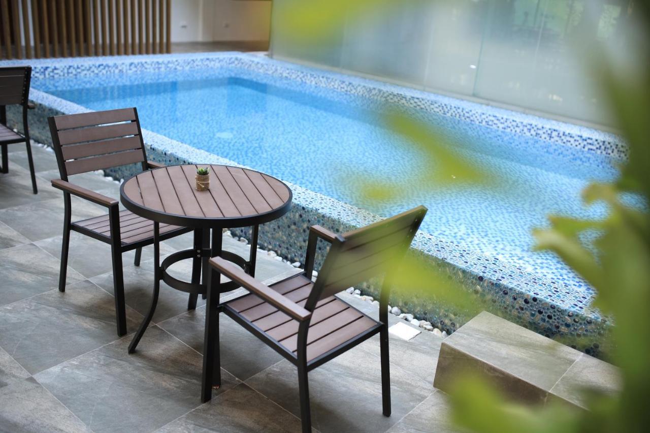 Surestay Plus Hotel By Best Western Ac Luxe Angeles City Exterior photo